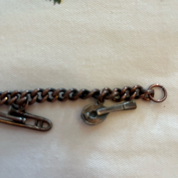 Vintage musical instruments charm bracelet. - Picture 13 of 16